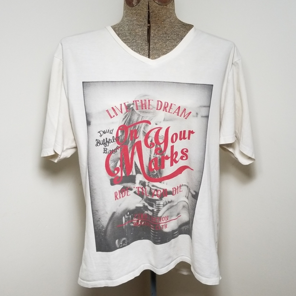 Buffalo David Bottom Graphic T (Large, runs mnall)